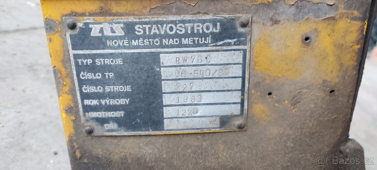 Vibrační válec - nový motor