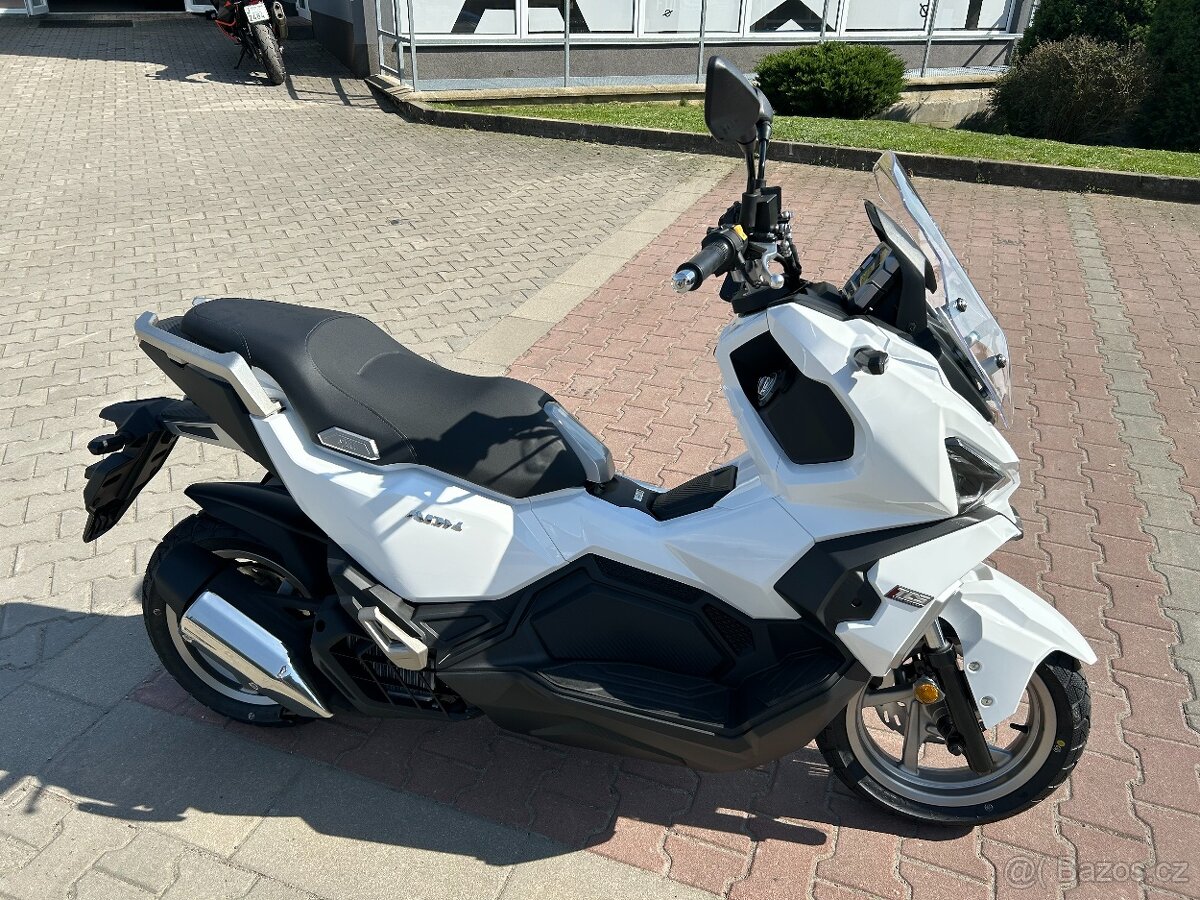 Sym ADX 125 2025 White