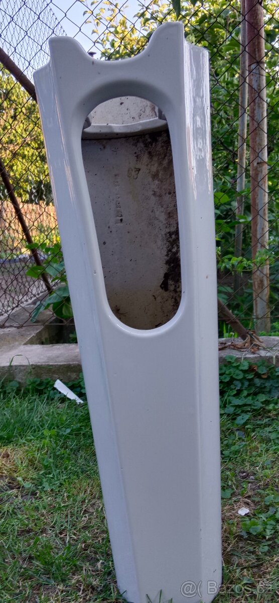 Keramická noha pod umyvadlo