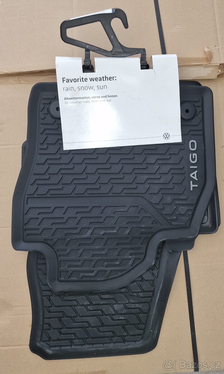 VW Taigo originál sada gumových koberců