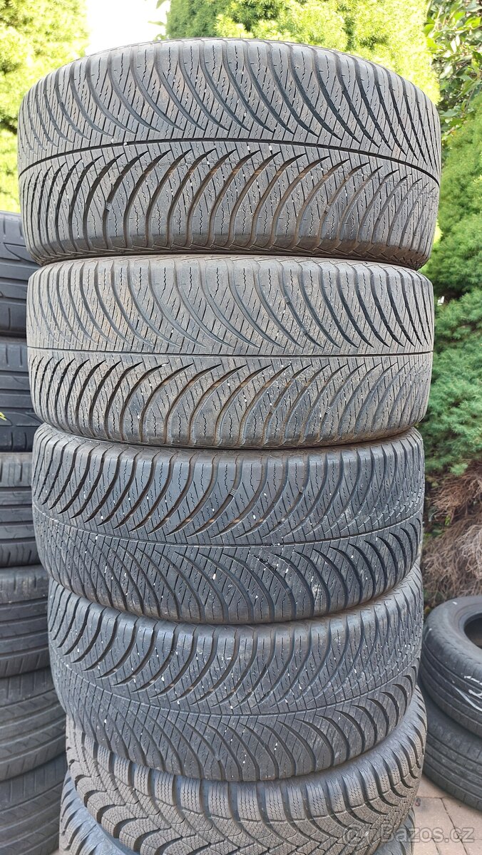 Pneu celoroční, 4 ks, rozměr 215/45/16, 90V, zn. GOODYEAR