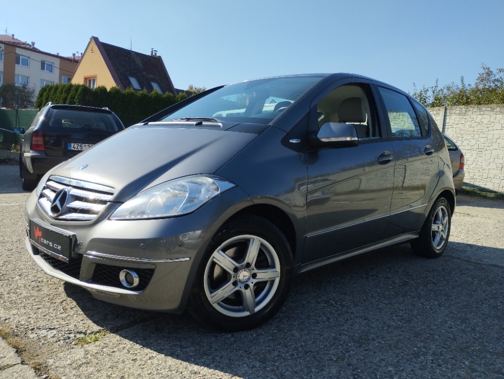 MERCEDES-BENZ A 180 AUTOMAT,BENZÍN,NOVÁ STK,2X ORIGO KOLA