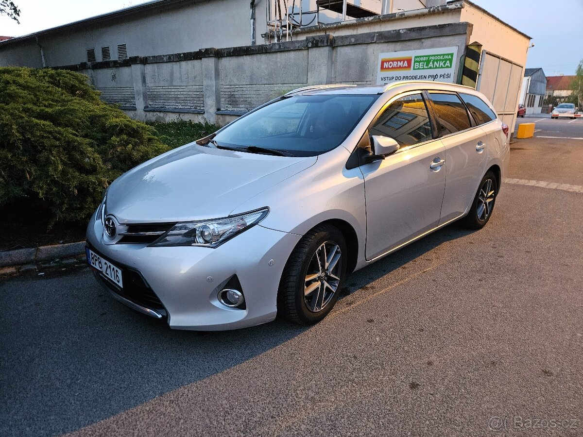 Toyota Auris Ts 2.0D