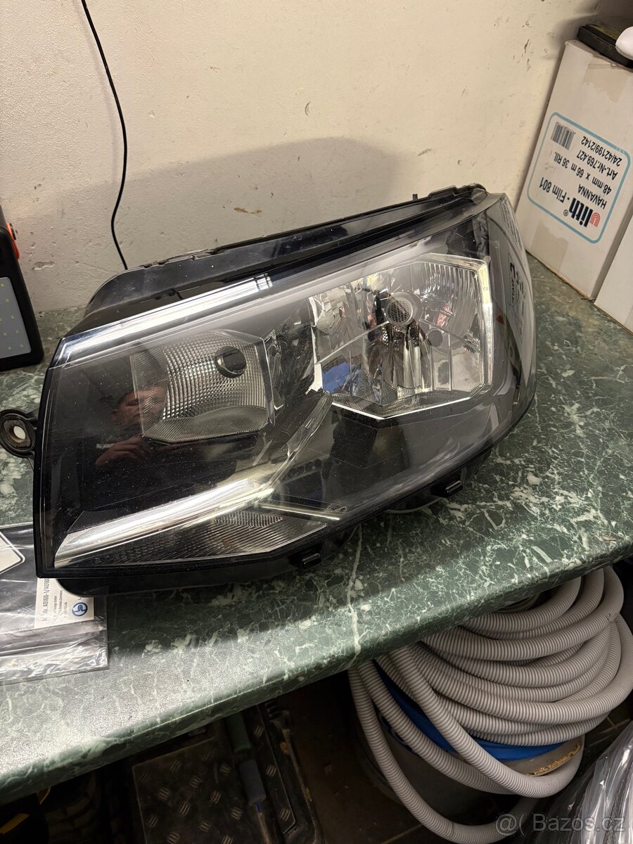 Přední světlo transportér t6