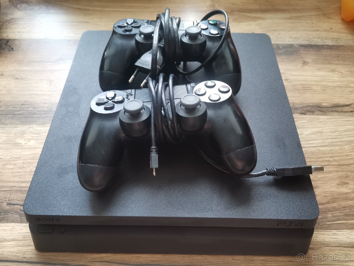 Playstation 4 slim