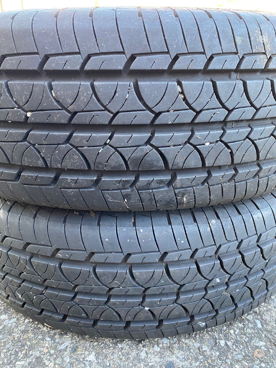 Barum 215/75 R16