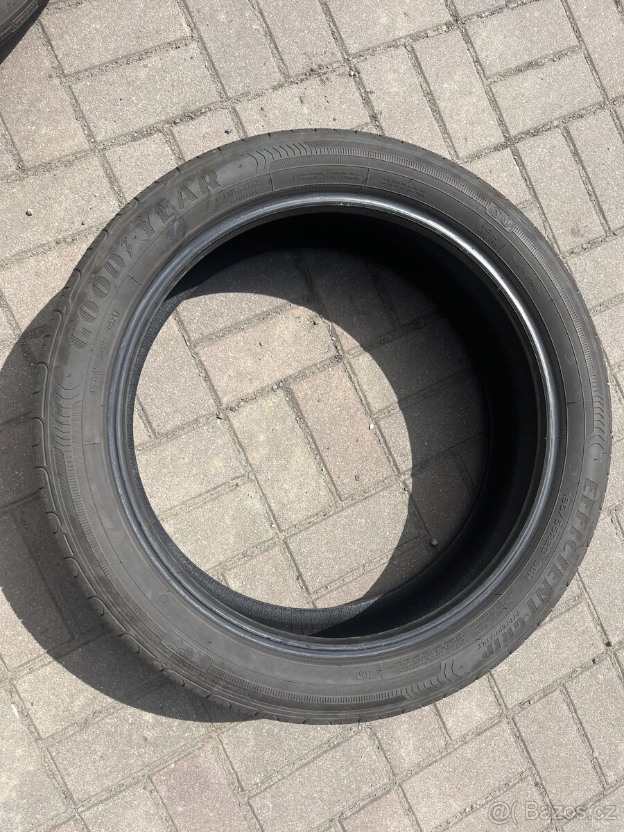 2ks Goodyear EfficientGrip Performance 195/55 r20 95H