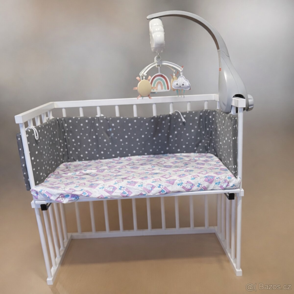 Dětská postýlka + houpačka + kolotoč | stav jako nový