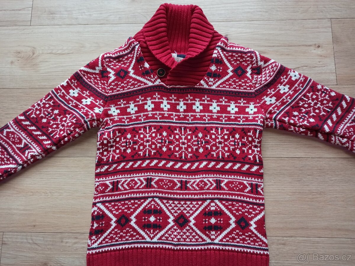 Teplý svetr velikost 122/128