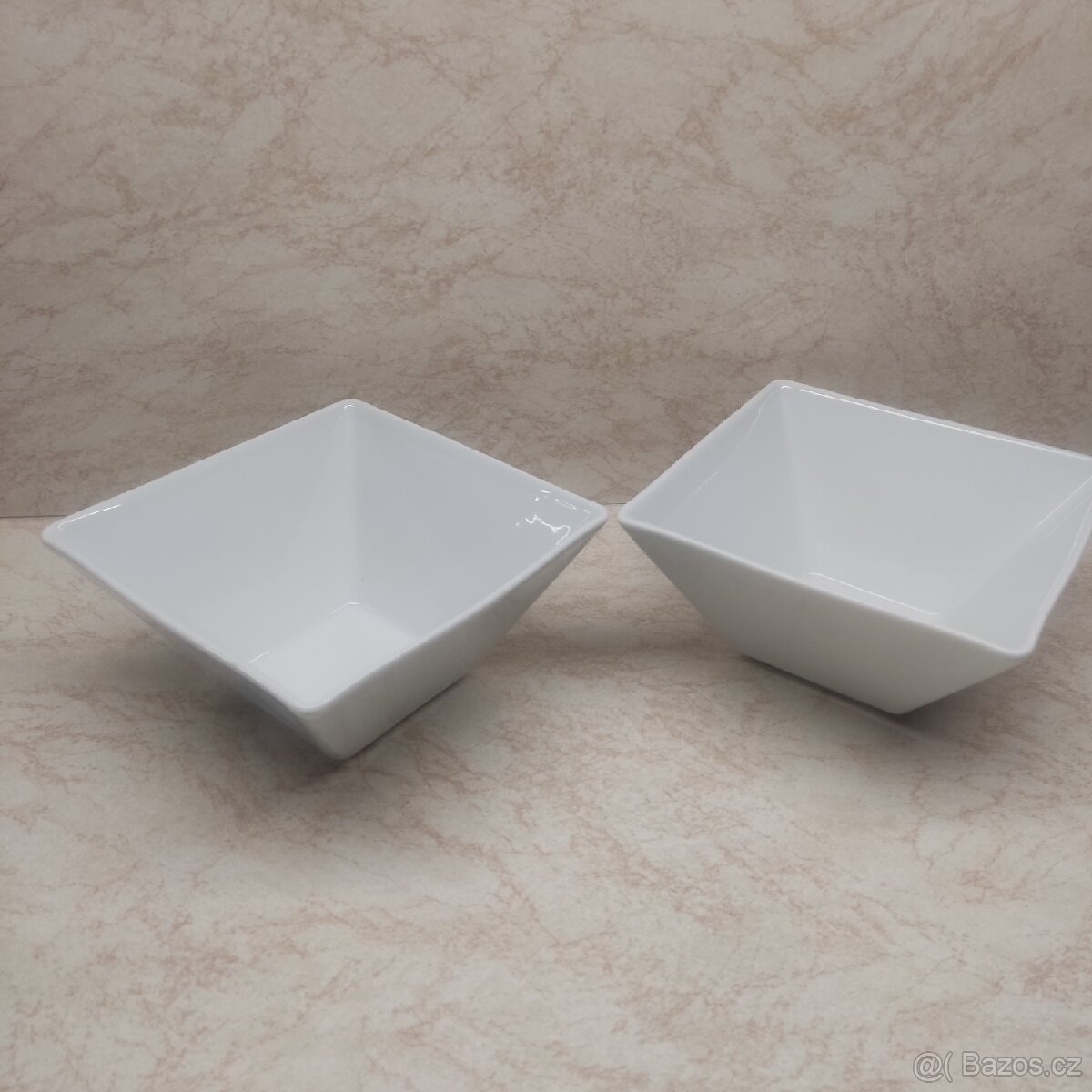Dvě porcelánové misky