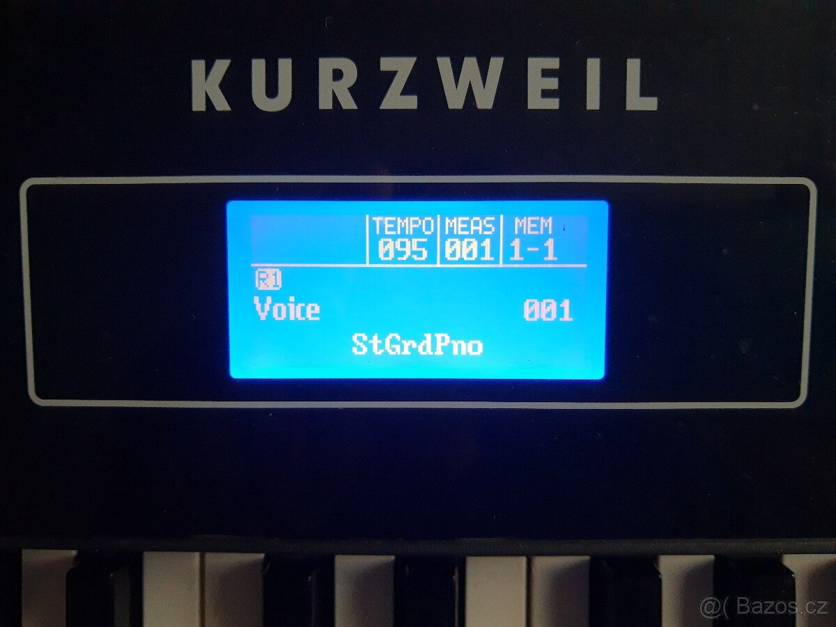 Kurzweil KA-110 synťák s kladívkovou klávesnicí