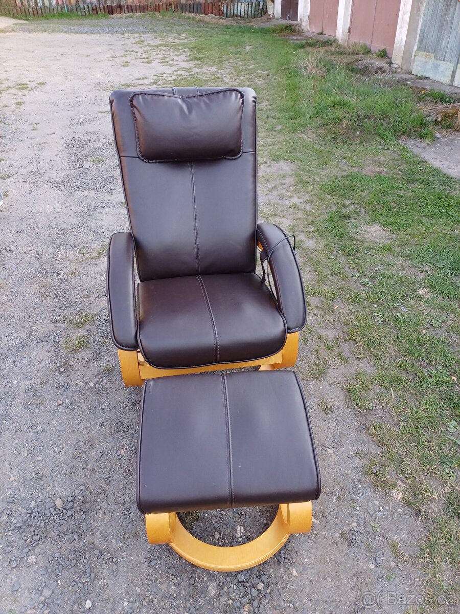 Relaxační polohovatelné masážní křeslo