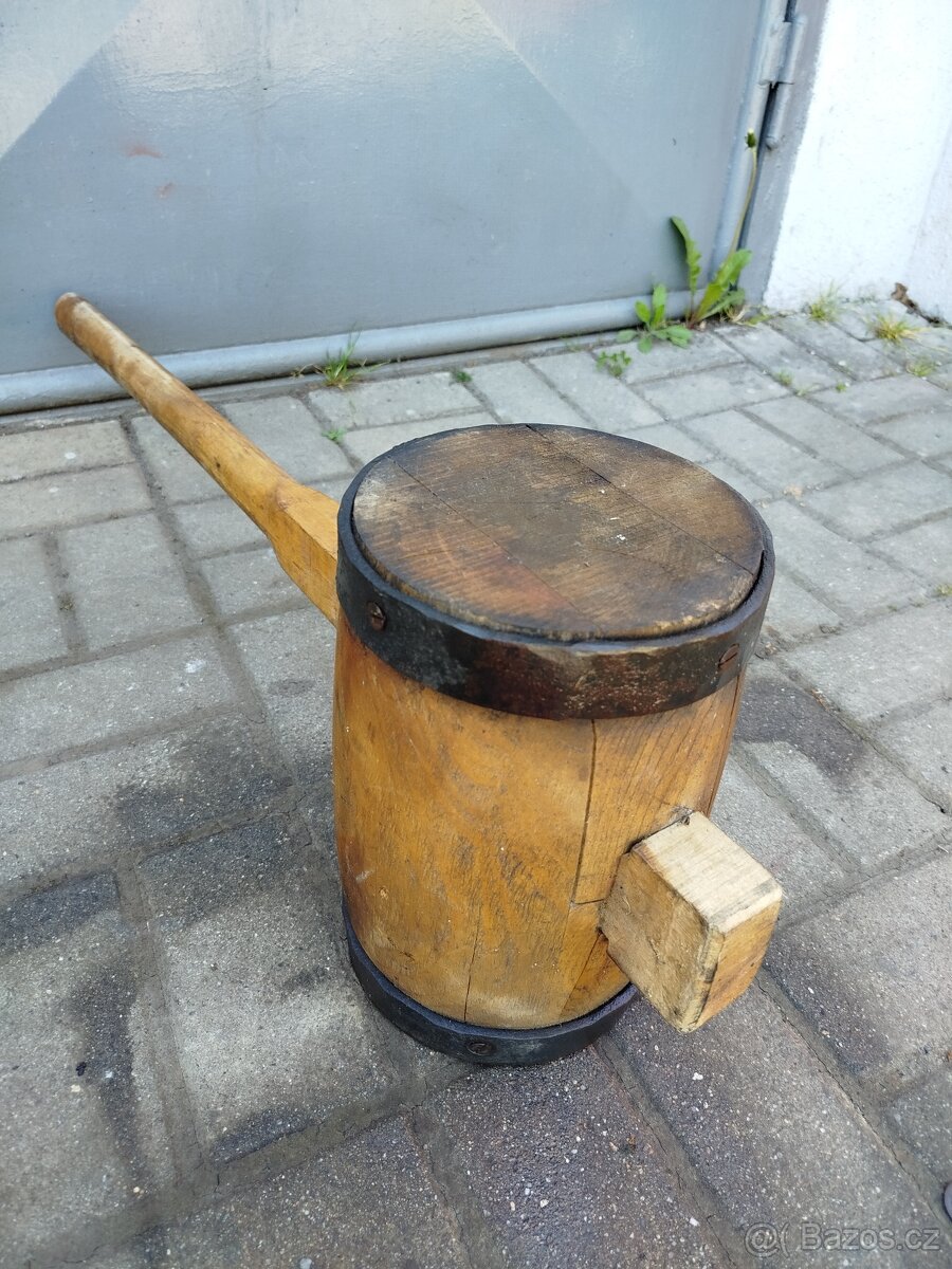 Stara velká dřevěná palice