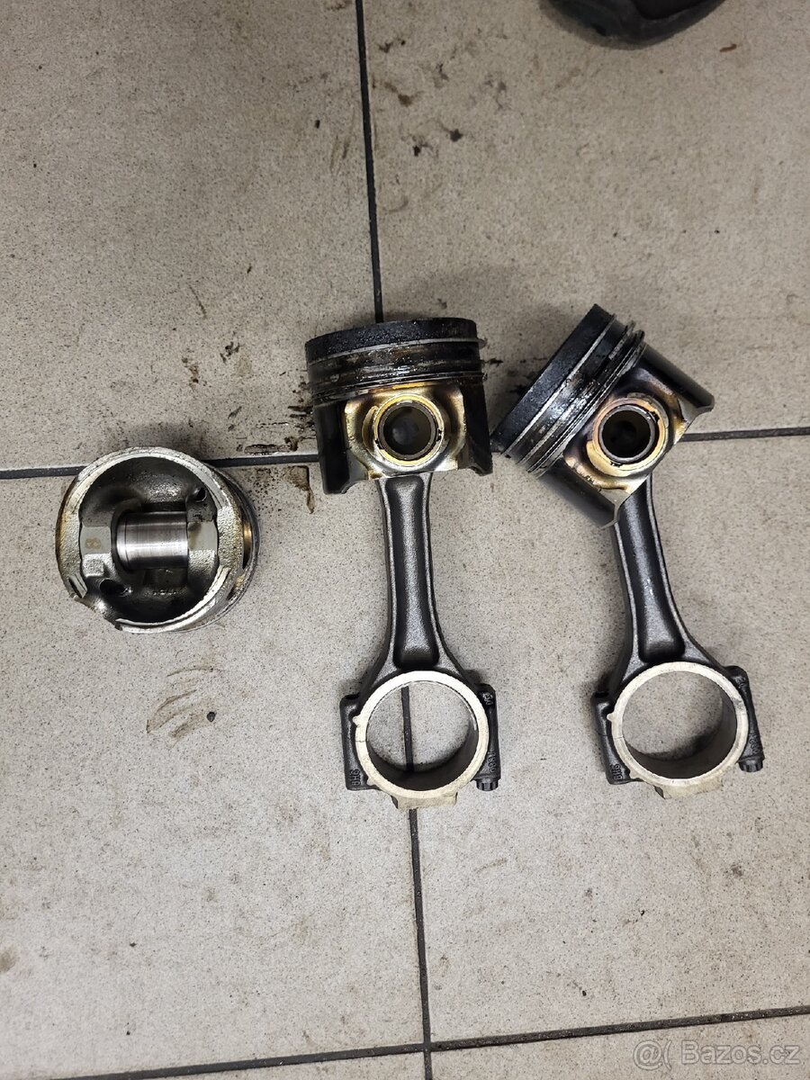 Píst ojnice 2.0l 103kw octavie 2 motor bmm