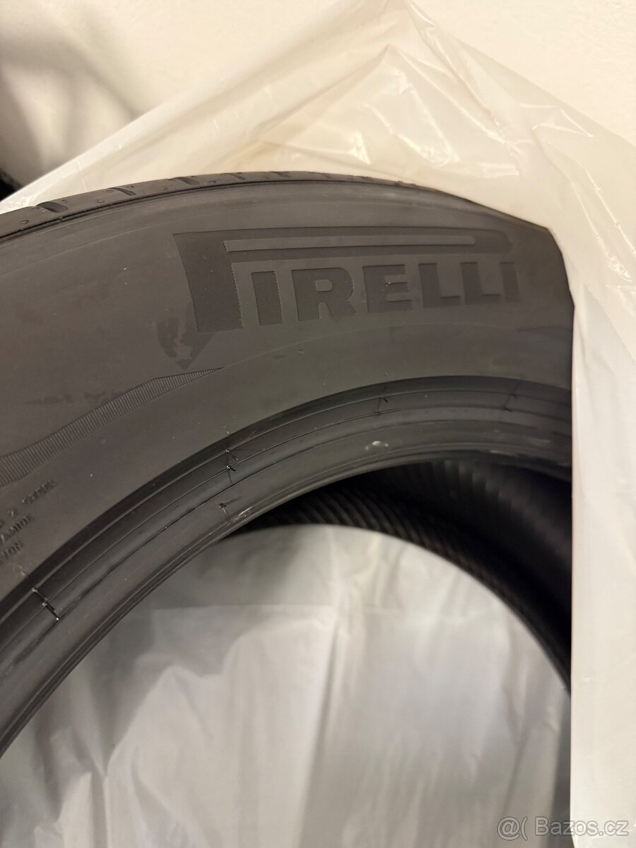 Pirelli p zero sport car 255/55r19