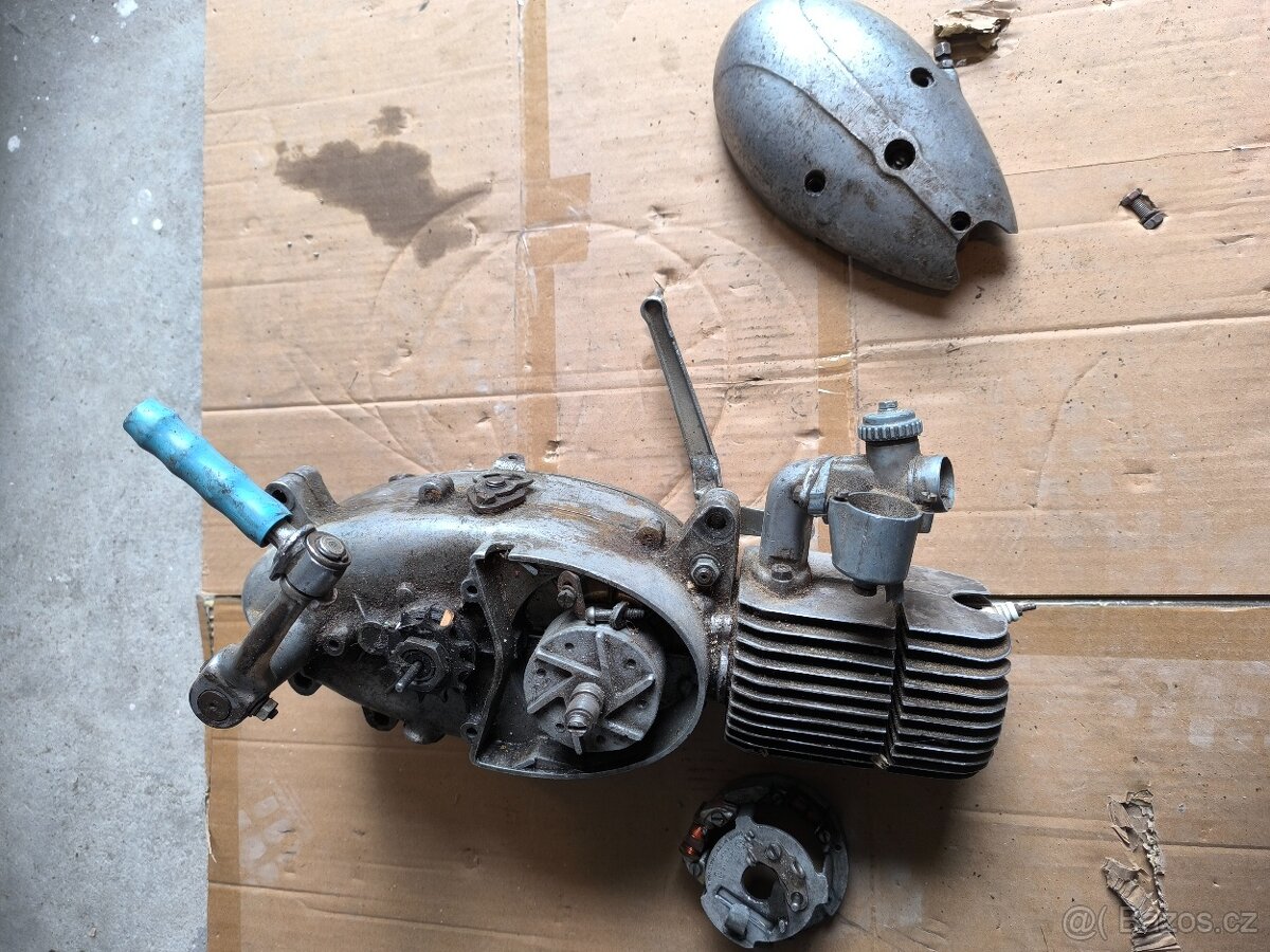 Motor Jawa 05
