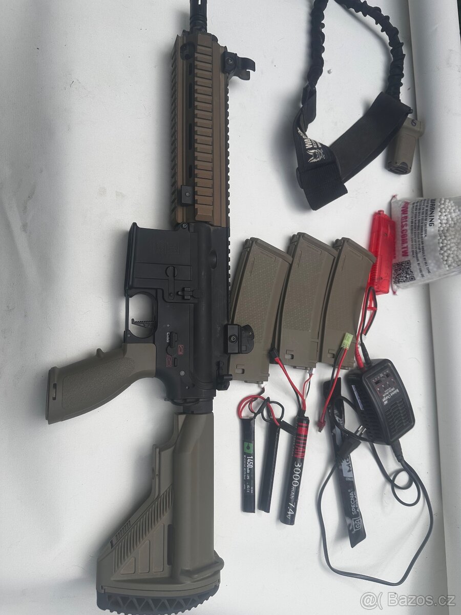Airsoftová zbraň Specna Arms s kompletním příslušenstvím
