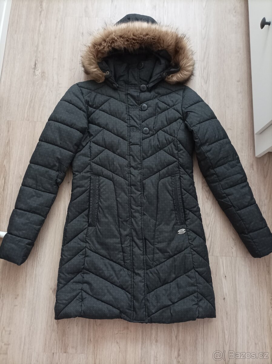 Zimní prošívaný kabát