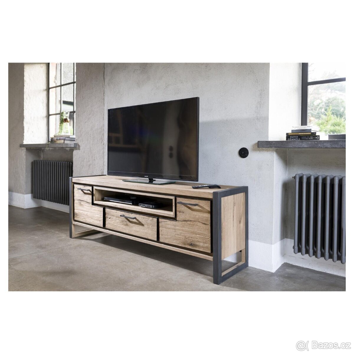 TV komoda z masivu Metalo – dub, LED, 170 cm