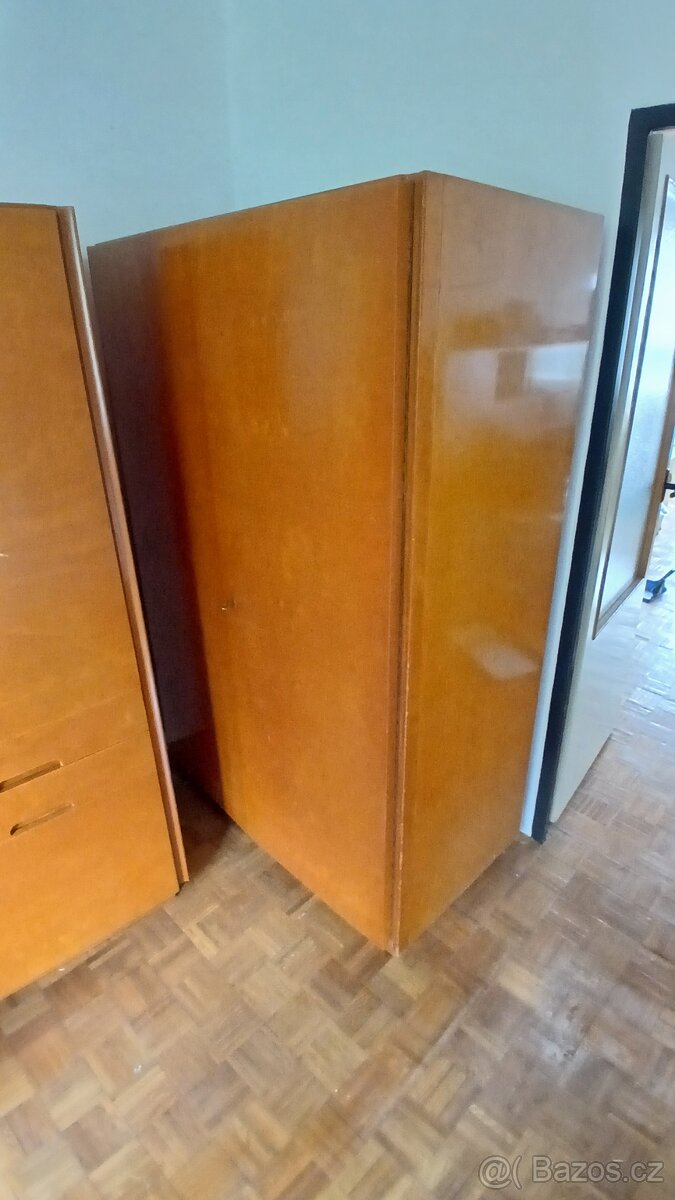 Šatní skříň