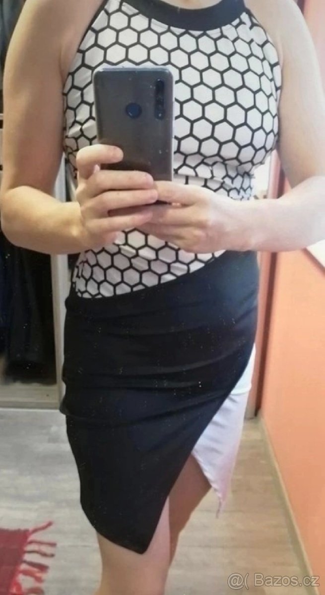 Společenské šaty T.A.T.U