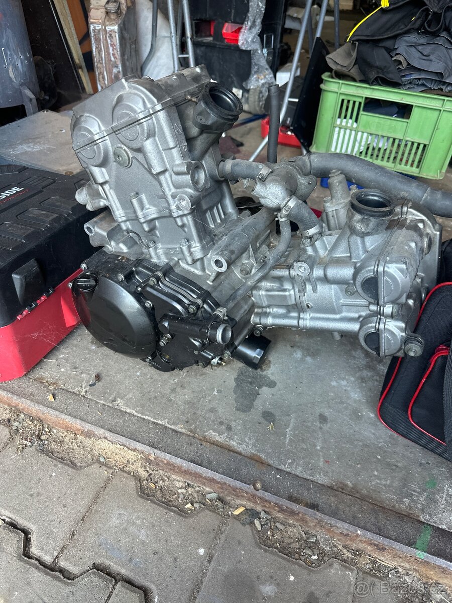 Suzuki Sv 650 motor na díly