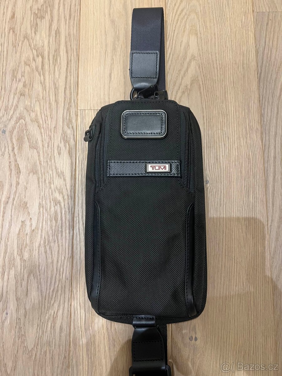 TUMI crossbody taška