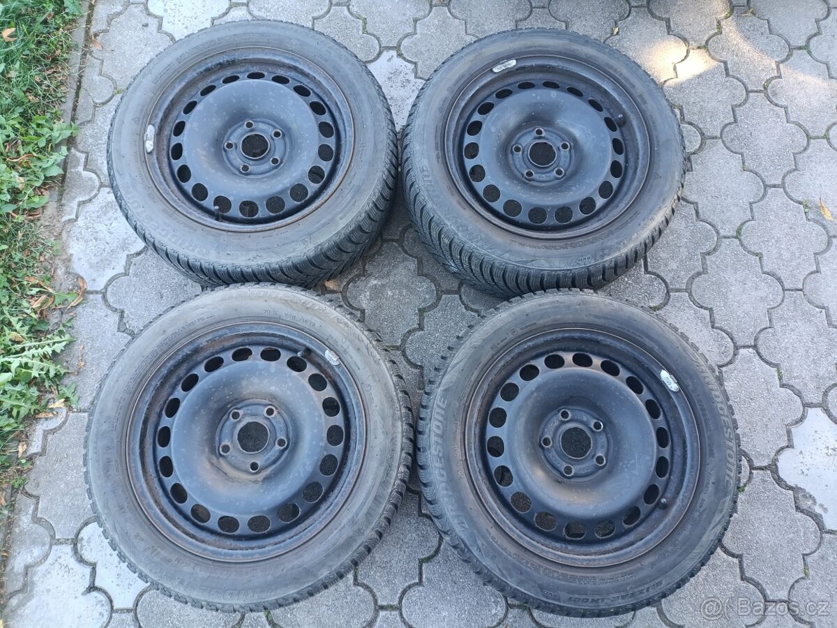 Sada plechových disků 7Jx16 ET45 se zimními pneu 205/55R16
