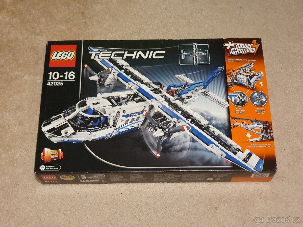 Lego technic - nákladní letadlo
