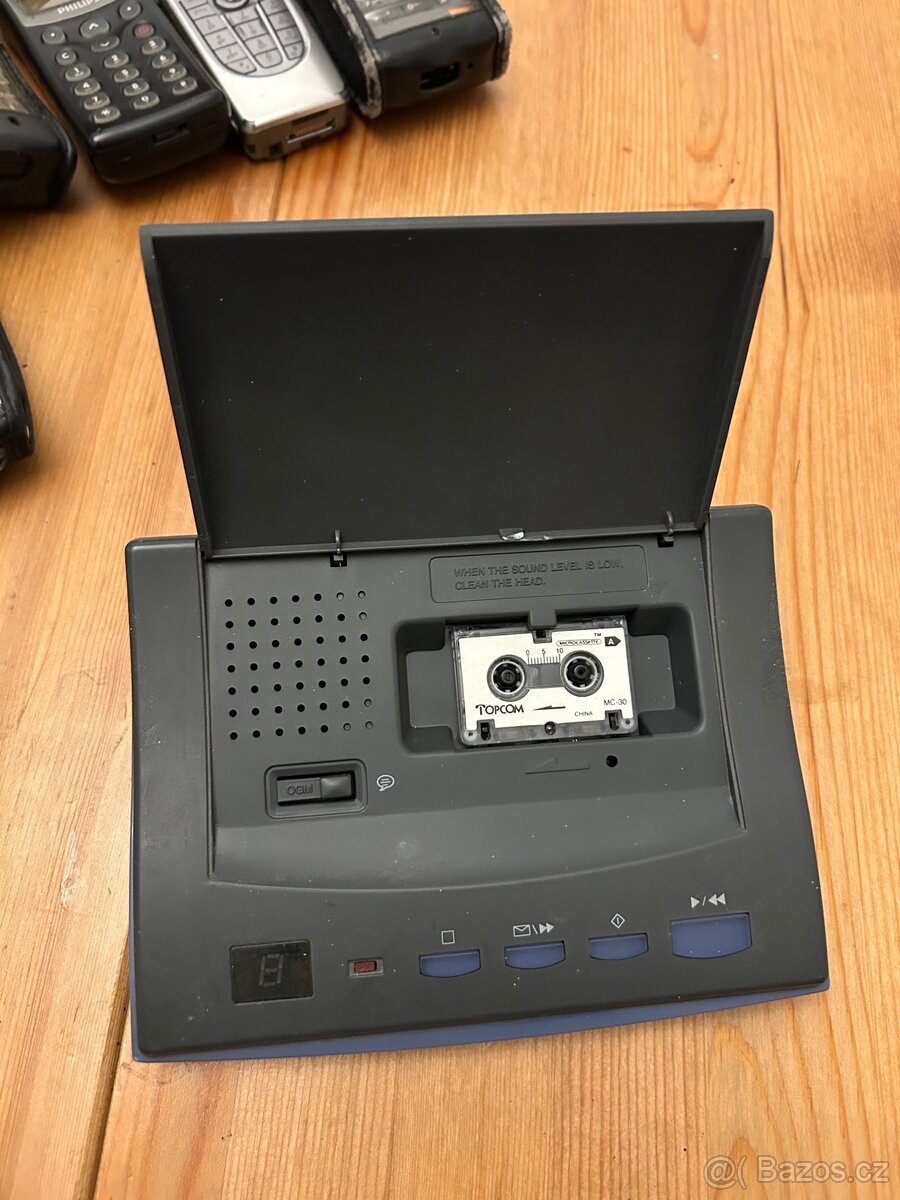 Kazetový záznamník MC-30