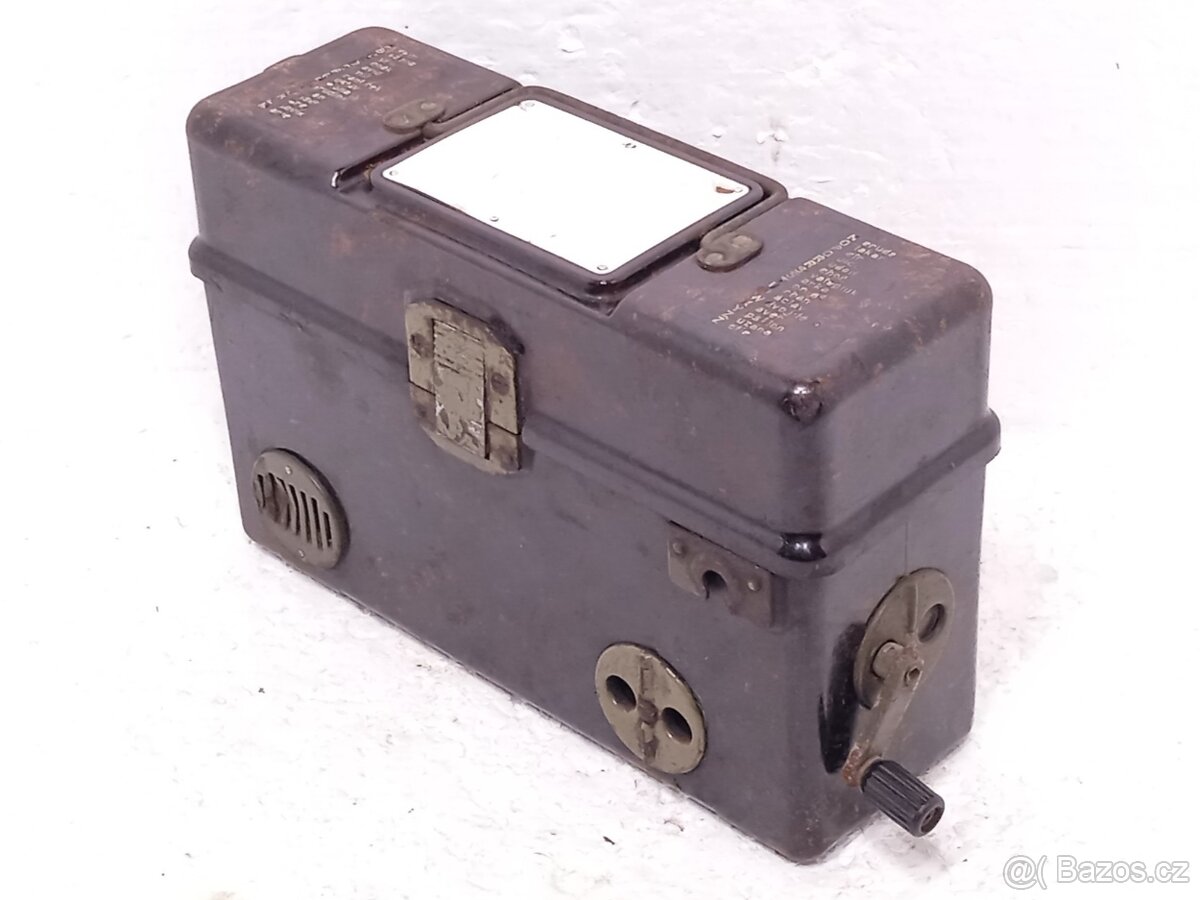 Tesla TP25 - Vojenský bakelitový telefon s induktorem - ČSSR