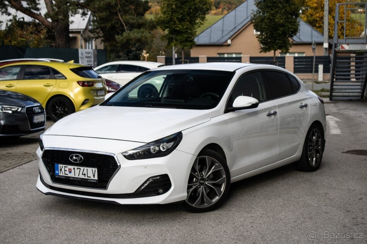 Hyundai i30 Fastback Style 2018 / AJ NA SPLÁTKY / PROTIÚČET