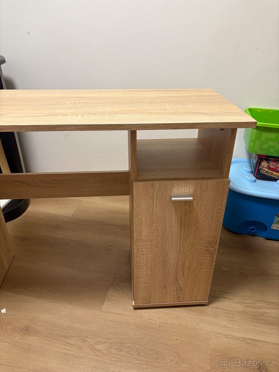 Psací stůl