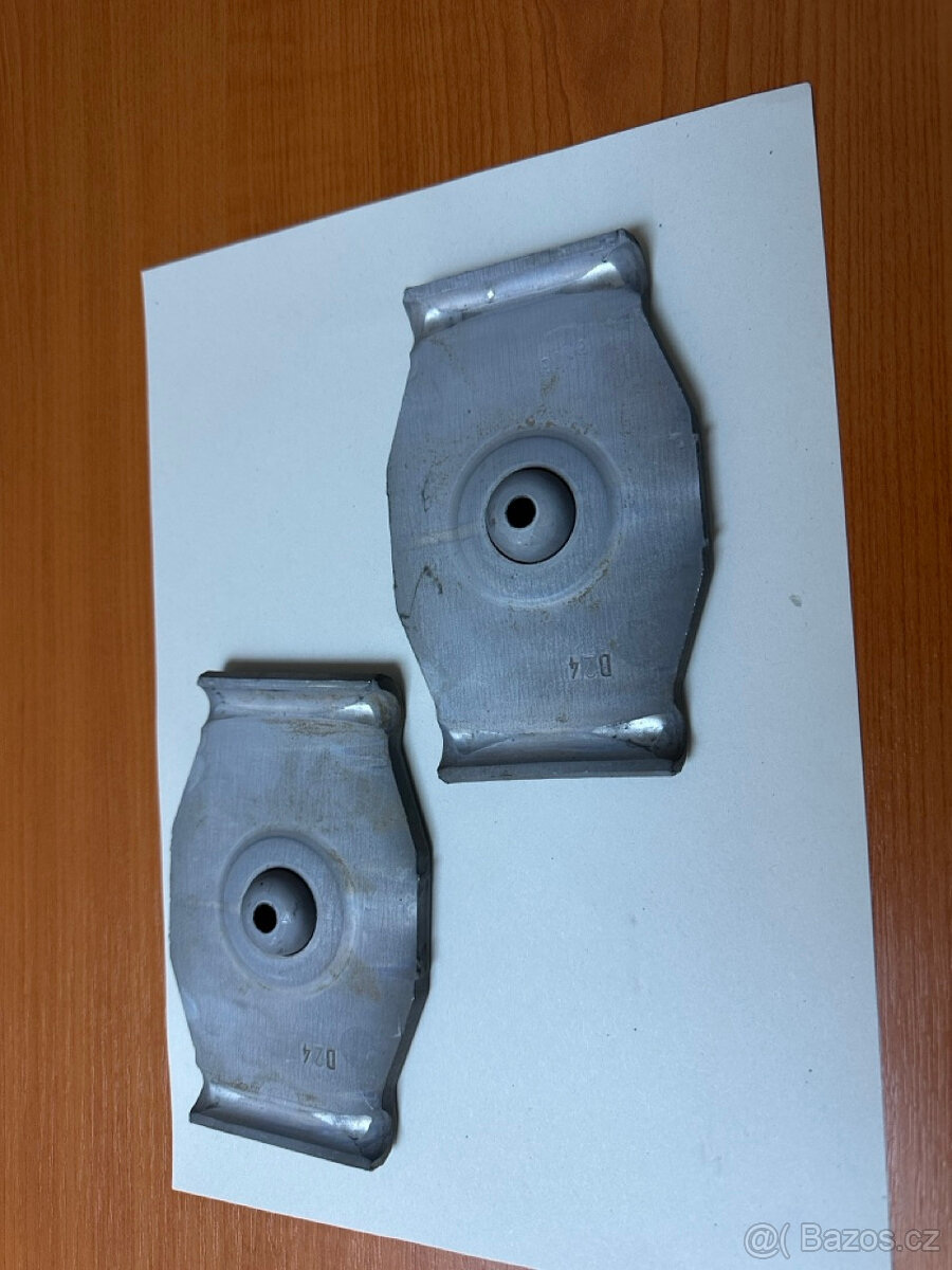 Nové originální držáky třmenů listového pružiny z Citroenu