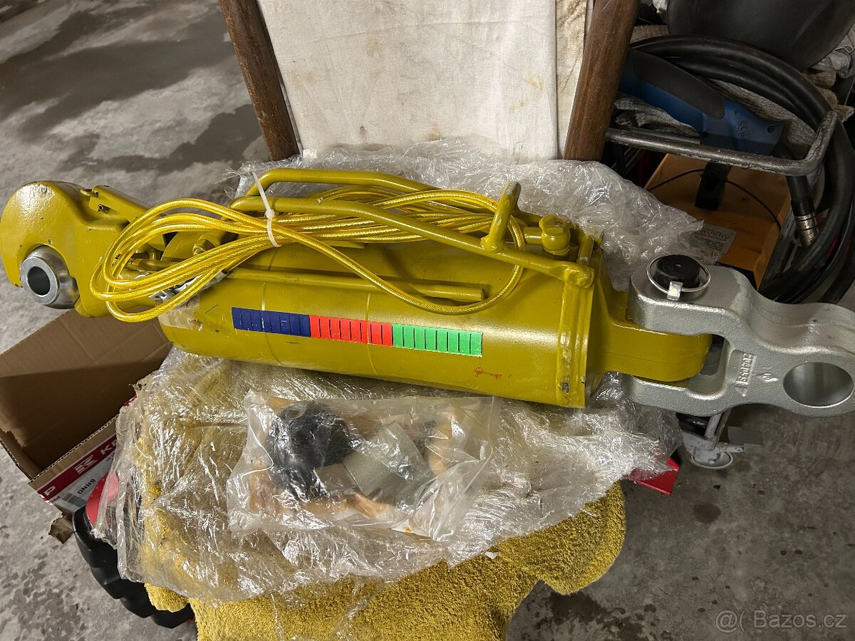 Hydraulický třetí bod Walterscheid s hákem Kat4