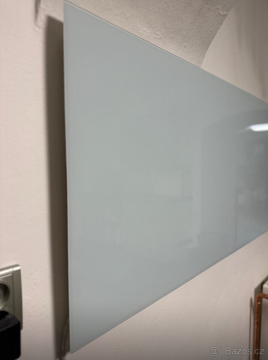 Skleněný topný panel