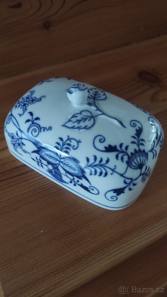 Porcelánové víčko máslenky