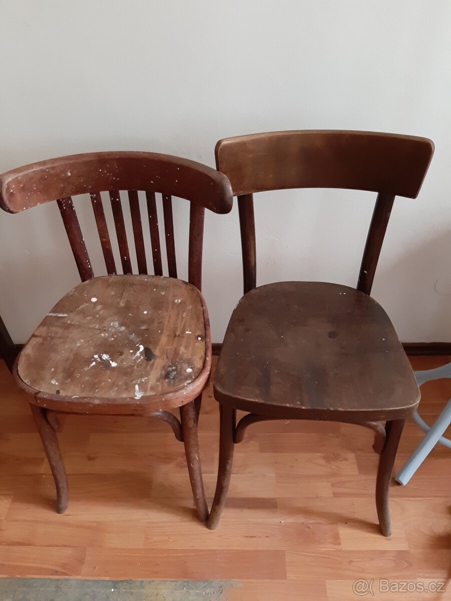 2 staré dřevěné židle Thonet - cena za obě