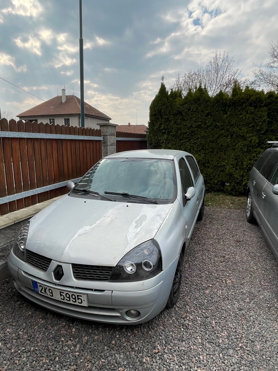Renault clio 1.4 72kw 2002