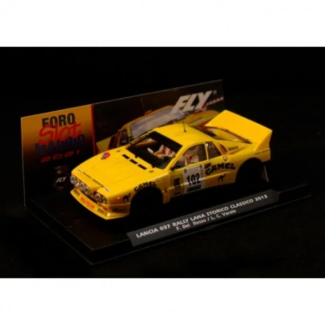 Model Fly auta na autodráhu Lancia 037 Camel rally, autodráh