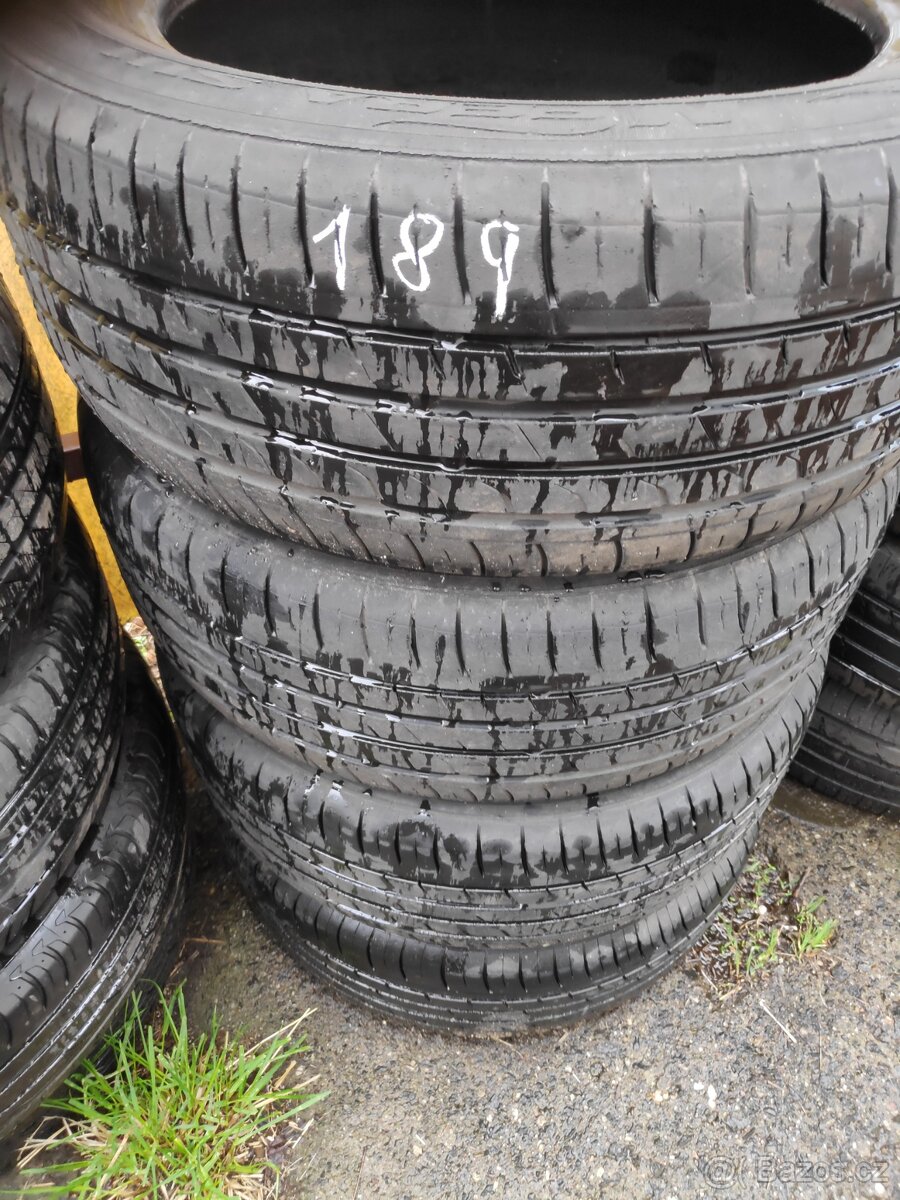 215/55R17 94V Nexen Nfera Su1