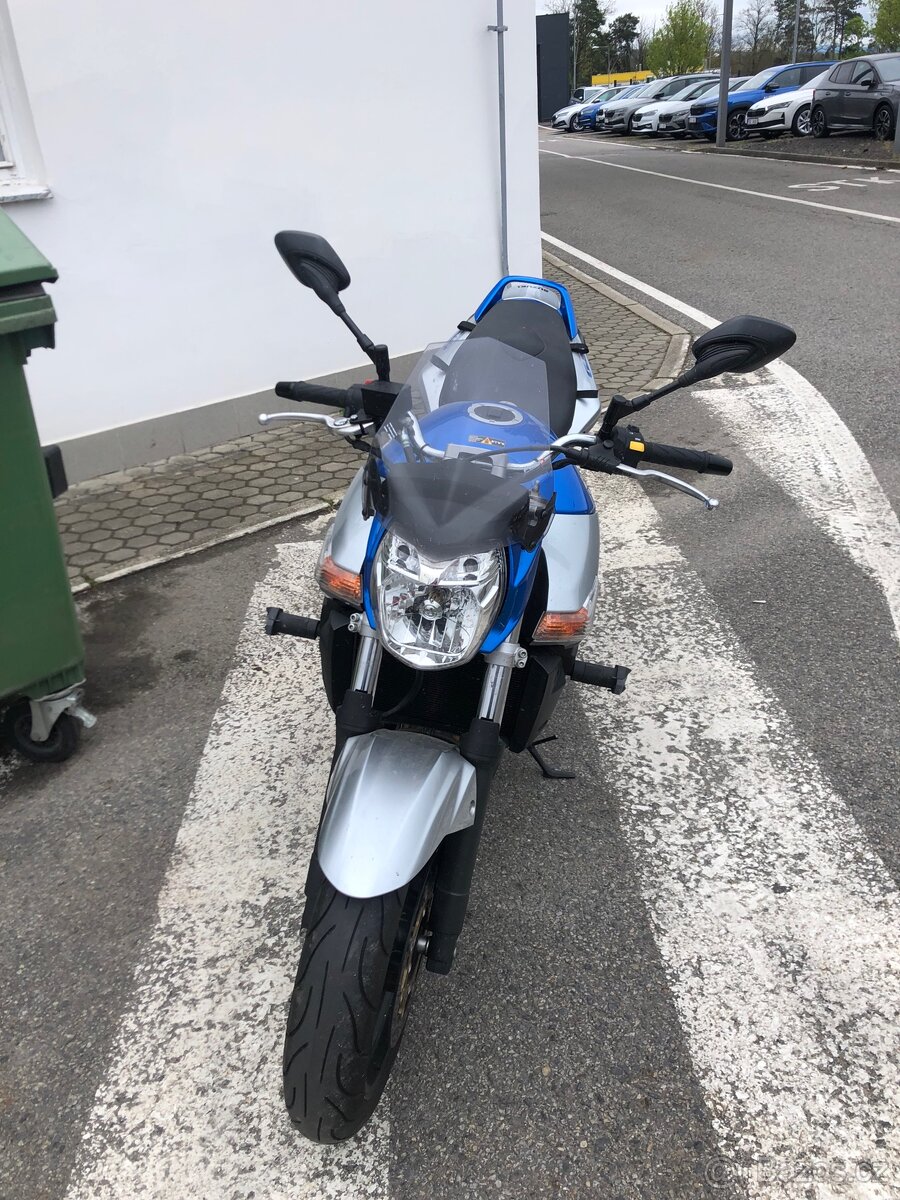 Suzuki GSR