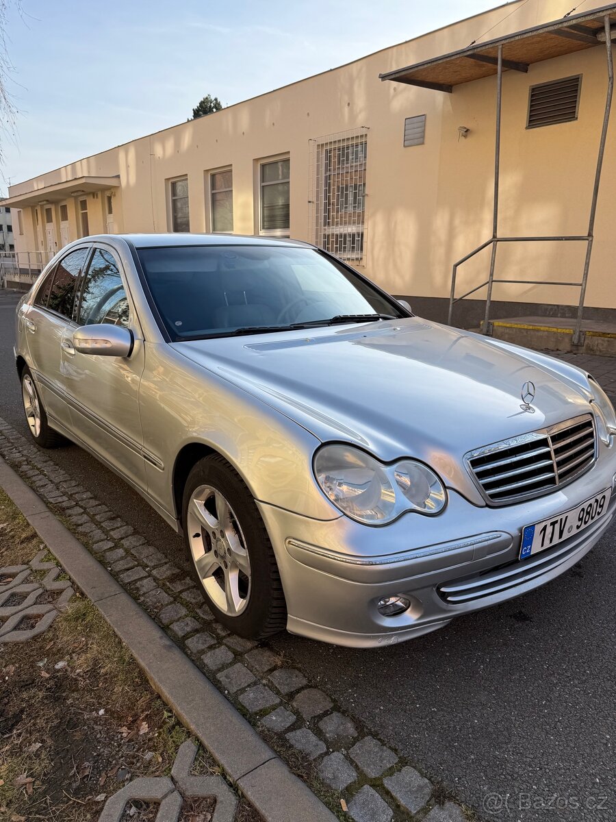 Mercedes C270cdi, rv 6/2005, sedan, 209tis km