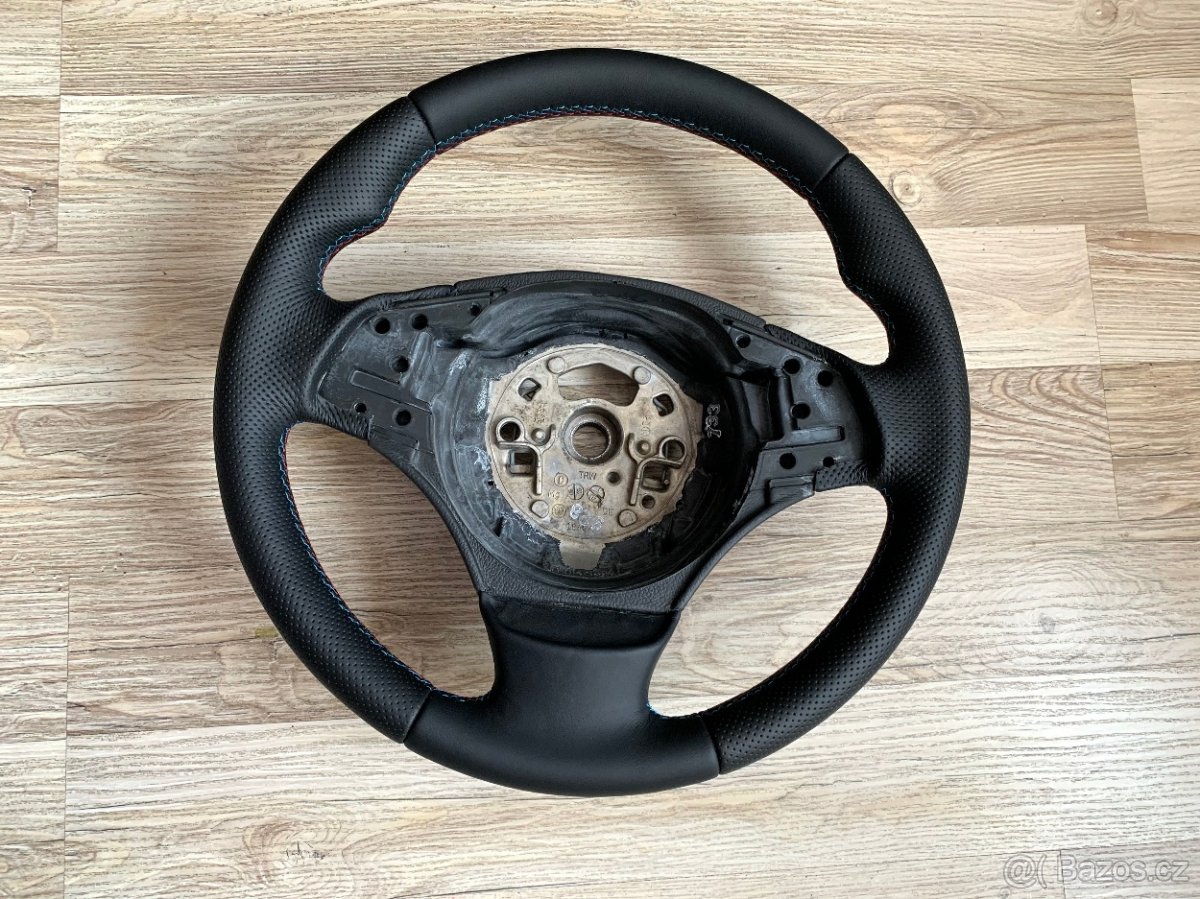Volant BMW E87 E90 E91 základní dodělané bicepsy.