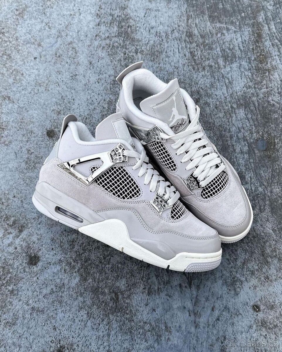 Jordan 4 Retro Frozen Moments