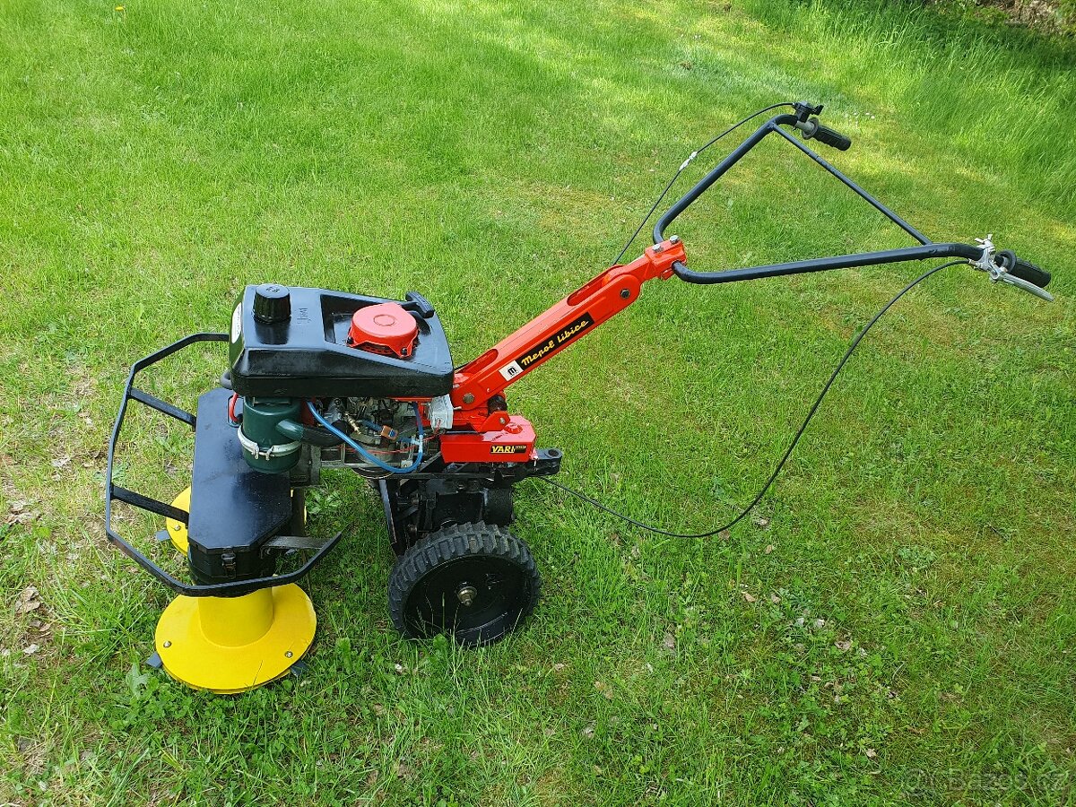 Prodám českou dvoububnovou sekačku, málo používaná