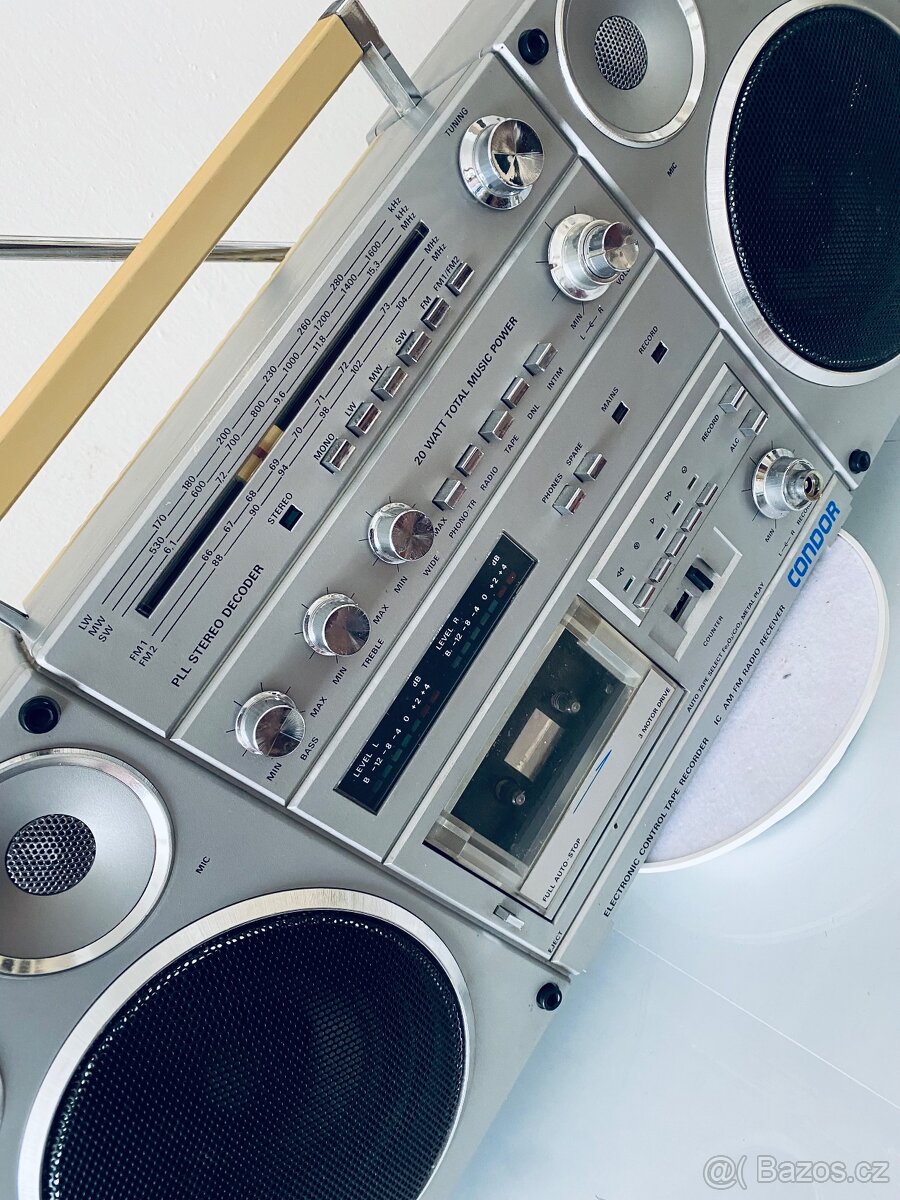 Radiomagnetofon Tesla Condor, rok 1988