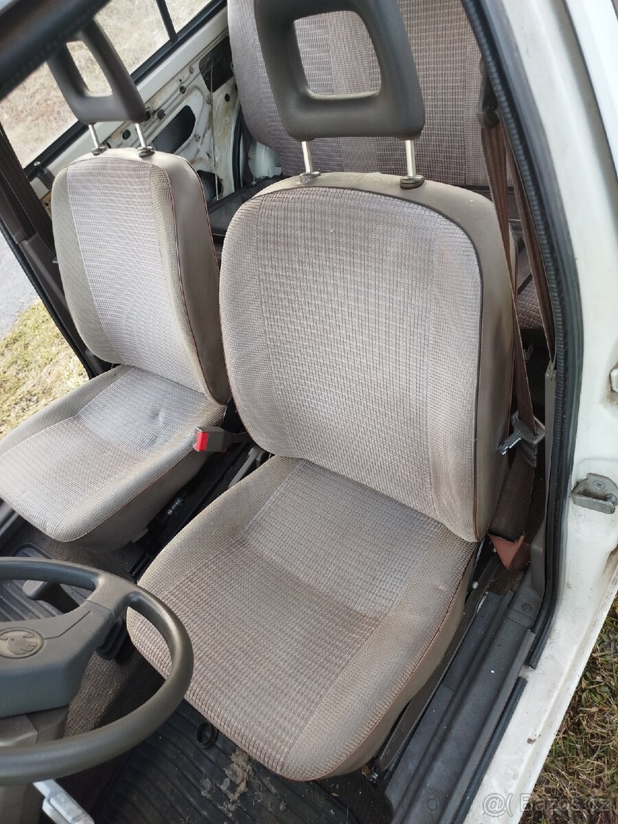 Škoda Favorit Forman sedačky