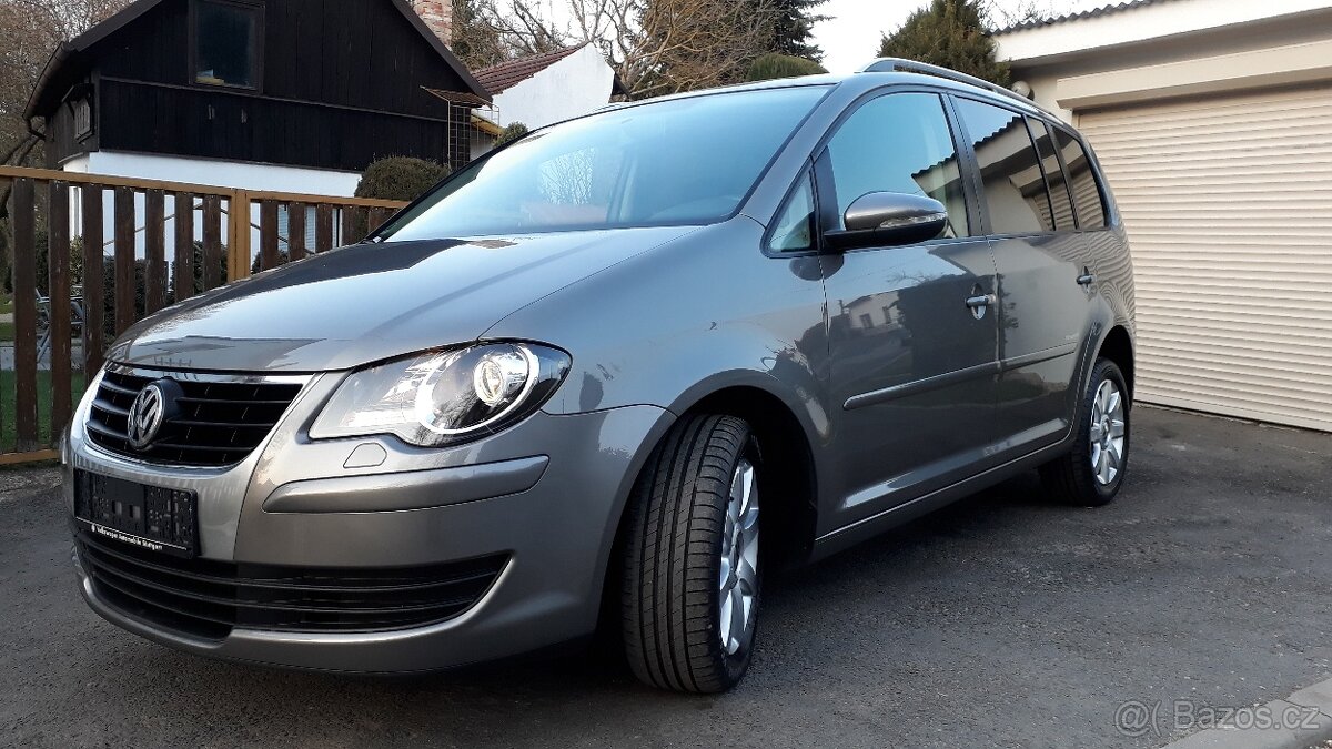 VW TOURAN 1.6MPI 75KW FREESTYLE 2010 BENZÍN 168000KM 7 MÍST