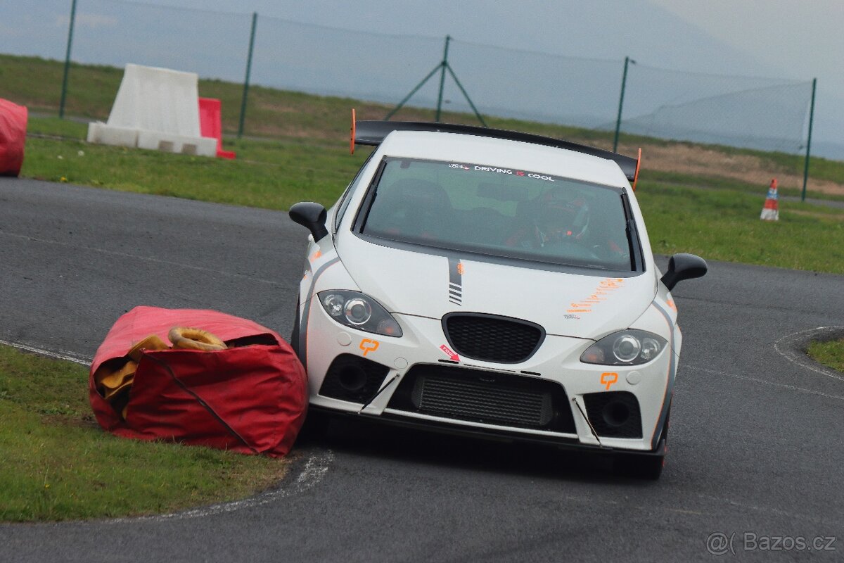 Interiér ,airbagy Seat Leon 2